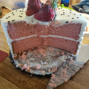 Tastries Bakery - Like i said it looks good but that s%@%  is dry and too sweet - Bakeries Near Me - Bakersfield, California