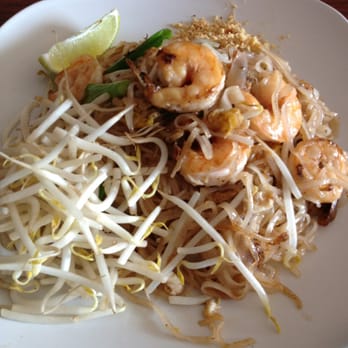 Ruang Tong - Lunch Shrimp Pad Thai - Thai Near Me - Richmond, Virginia Ruang Tong - Lunch Shrimp Pad Thai - Thai Near Me - Richmond, Virginia