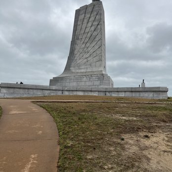 Wright Brothers National Memorial - Memorial of Orville Wright and Wilbur Wright - Landmarks & Historical Buildings Near Me - Kill Devil Hills, North Carolina