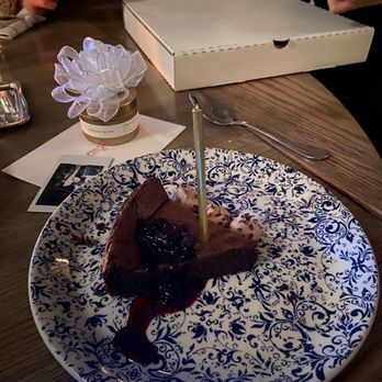 etta - Bucktown - Flourless Chocolate Torte - Pizza Near Me - Chicago, Illinois etta - Bucktown - Flourless Chocolate Torte - Pizza Near Me - Chicago, Illinois