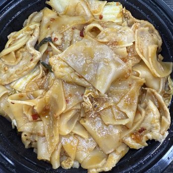 Smiling Banana Leaf - Pad Kee Mao - Thai Near Me - Pittsburgh, Pennsylvania