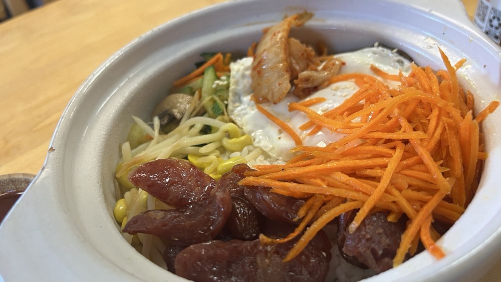 Yuan's Dumpling and Noodle House Logo