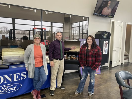 JONES FORD - Updated February 2026 - 17 Photos & 19 Reviews - 510