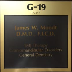 Moodt James DMD