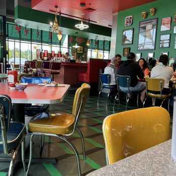 The Friendly Toast - Breakfast & Brunch Near Me - Bedford, New Hampshire The Friendly Toast - Breakfast & Brunch Near Me - Bedford, New Hampshire