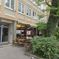 Max Pett - Outdoor dining