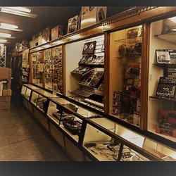Dmu Music Store