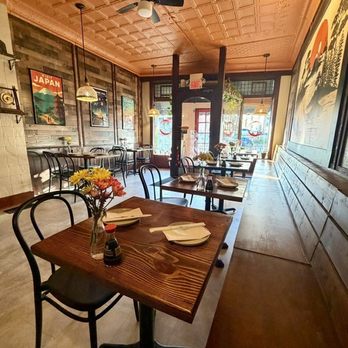 Umai Thai and Sushi - Dining room - Thai Near Me - Bellevue, Pennsylvania Umai Thai and Sushi - Dining room - Thai Near Me - Bellevue, Pennsylvania