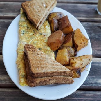 Maywood Pancake House - Mediterranean Omelet. VERY GOOD. - Breakfast & Brunch Near Me - Maywood, New Jersey