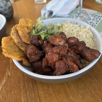 Manjay Restaurant - Jerk Chicken Bowl - Caribbean Near Me - Miami, Florida