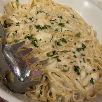 Buca di Beppo Italian Restaurant - Pasta Alfredo - Italian Near Me - Universal City, California Buca di Beppo Italian Restaurant - Pasta Alfredo - Italian Near Me - Universal City, California