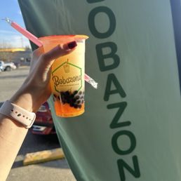 Peach green tea w/tapioca & peach pearls Peach green tea w/tapioca & peach pearls