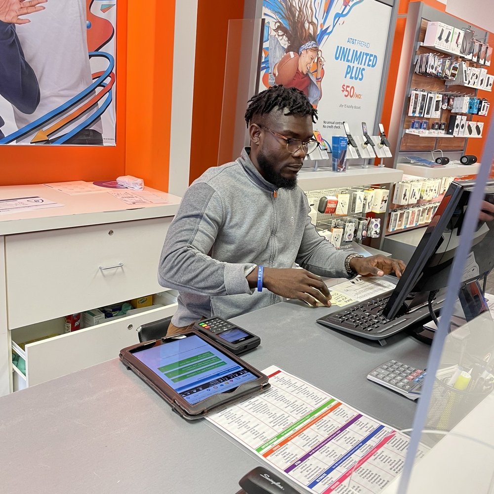 AT&T Store - Refused to give me his name - Mobile Phones Near Me - Oxford, Massachusetts