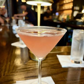 Wils Martini Lounge - Cosmopolitan - Bars Near Me - Chicago, Illinois Wils Martini Lounge - Cosmopolitan - Bars Near Me - Chicago, Illinois