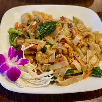 Thai Hut Restaurant - Pad See Ew with shrimp - Thai Near Me - San Antonio, Texas Thai Hut Restaurant - Pad See Ew with shrimp - Thai Near Me - San Antonio, Texas