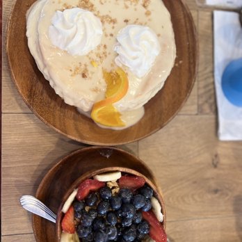Aloha Kitchen - Coconut Mac Souffle and Acai Bowl - Breakfast & Brunch Near Me - Honolulu, Hawaii Aloha Kitchen - Coconut Mac Souffle and Acai Bowl - Breakfast & Brunch Near Me - Honolulu, Hawaii