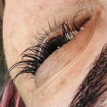 Sherry Lash and Beauty Studio - Look closely and see how the lashes Are Not Isolated - Eyelash Service Near Me - Miami, Florida Sherry Lash and Beauty Studio - Look closely and see how the lashes Are Not Isolated - Eyelash Service Near Me - Miami, Florida
