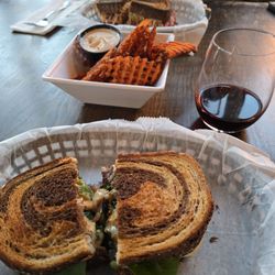 Savage's Ale House - Veggie Melt, Sweet Potato Waffle Fries, and Reuben