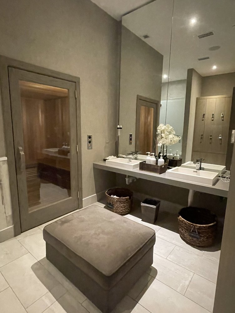 eména spa Hollywood Image