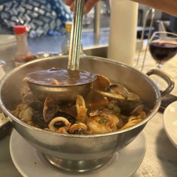 Sotto Mare - Cioppino rocks - Seafood Near Me - San Francisco, California Sotto Mare - Cioppino rocks - Seafood Near Me - San Francisco, California