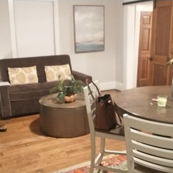 McKenzie Guest House - Bed & Breakfast Near Me - Marble Falls, Texas