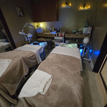Zenaway Spa - Double headspa - Nail Salons Near Me - Eden Prairie, Minnesota Zenaway Spa - Double headspa - Nail Salons Near Me - Eden Prairie, Minnesota
