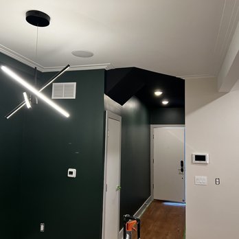 Hoboken Painter - Entryway ceiling painted black - Painters Near Me - Hoboken, New Jersey Hoboken Painter - Entryway ceiling painted black - Painters Near Me - Hoboken, New Jersey