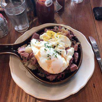Red Monkey Walla Walla - Corned bees hash skillet - American Near Me - Walla Walla, Washington