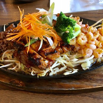 Sushi Wara - Combo teriyaki~ has beef, chicken, and baby shrimps! - Japanese Near Me - Delta, British Columbia