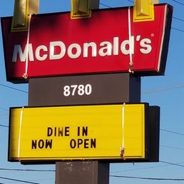 Signs say the dining room is open. It's not open. Signs say the dining room is open. It's not open.