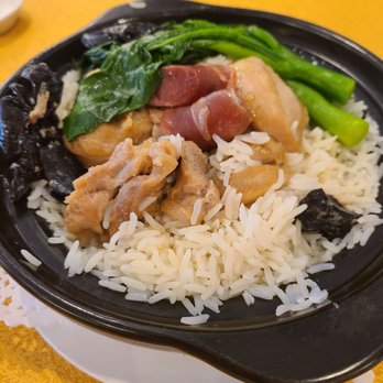 Grandeur Palace - Chicken Rice with Sausage and Woodear - Seafood Near Me - Toronto, Ontario