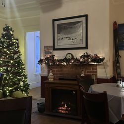 302 West Smokehouse & Tavern - Dining room in the "house"