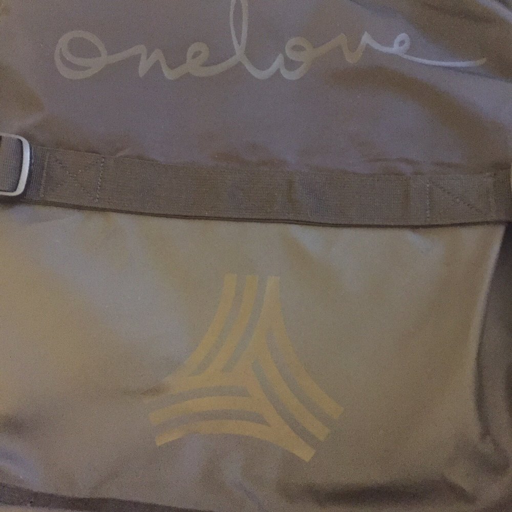 Onelove Print on backpack
