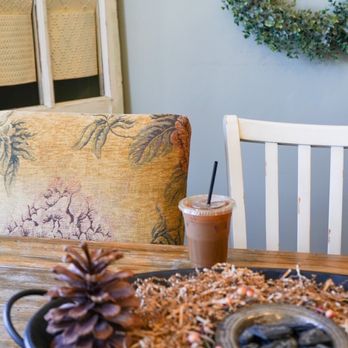 Southern Grace Coffee - Cute charming rustic decor - Coffee & Tea Near Me - Maryville, Tennessee Southern Grace Coffee - Cute charming rustic decor - Coffee & Tea Near Me - Maryville, Tennessee