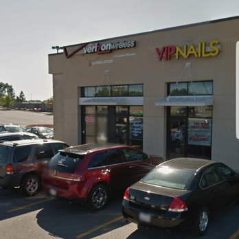 Verizon - Across the parking lot from Kohl's, in the same strip mall as Happy's Wine and Spirits! - Mobile Phones Near Me - Cedar Falls, Iowa