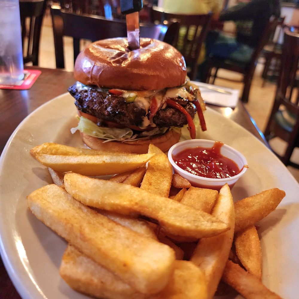 THE SAND TRAP SPORTS BAR & GRILL Updated May 2024 113 Photos & 266