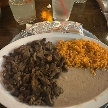 Yoli's Mexican Grill - The asada combo with rice and beans - Mexican Near Me - Riverside, California Yoli's Mexican Grill - The asada combo with rice and beans - Mexican Near Me - Riverside, California