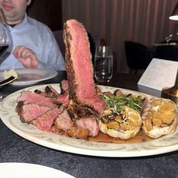 Fioretta - bistecca alla florentine - Italian Near Me - Chicago, Illinois