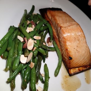 Weber Grill Restaurant - Green Beans and Salmon on an Aplewood Plank - Barbeque Near Me - Schaumburg, Illinois Weber Grill Restaurant - Green Beans and Salmon on an Aplewood Plank - Barbeque Near Me - Schaumburg, Illinois