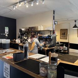 Cafeina Cafe - Behind the counter