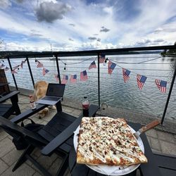 Olalla Bay Market - Pizza-Special of the week