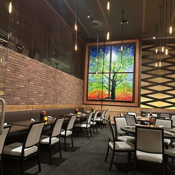 Fire & Oak - indoors - New American Near Me - Montvale, New Jersey