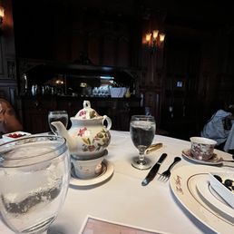 Tea time! Tea time!