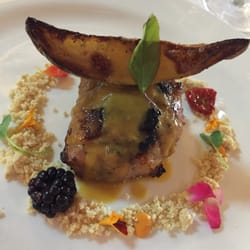 Pintada rellena de foie y setas
