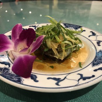 Kirin Restaurant - Abalone with Ginger and Green Onion - Seafood Near Me - Honolulu, Hawaii