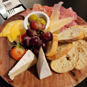 Mezzo Bistro & Bar - Mezzo Board - Italian Near Me - Honolulu, Hawaii Mezzo Bistro & Bar - Mezzo Board - Italian Near Me - Honolulu, Hawaii