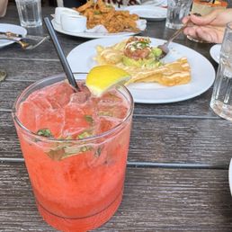 Strawberry lemonade