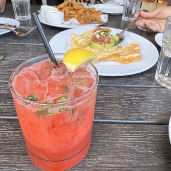 MoMo's - Strawberry lemonade - New American Near Me - San Francisco, California