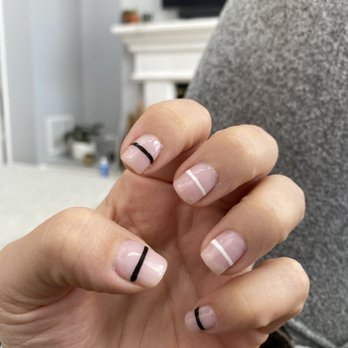 Queen Nails - Nail Salons Near Me - Aurora, Illinois