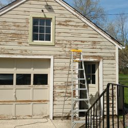 Siding Homz - Before picture. Hate painting!